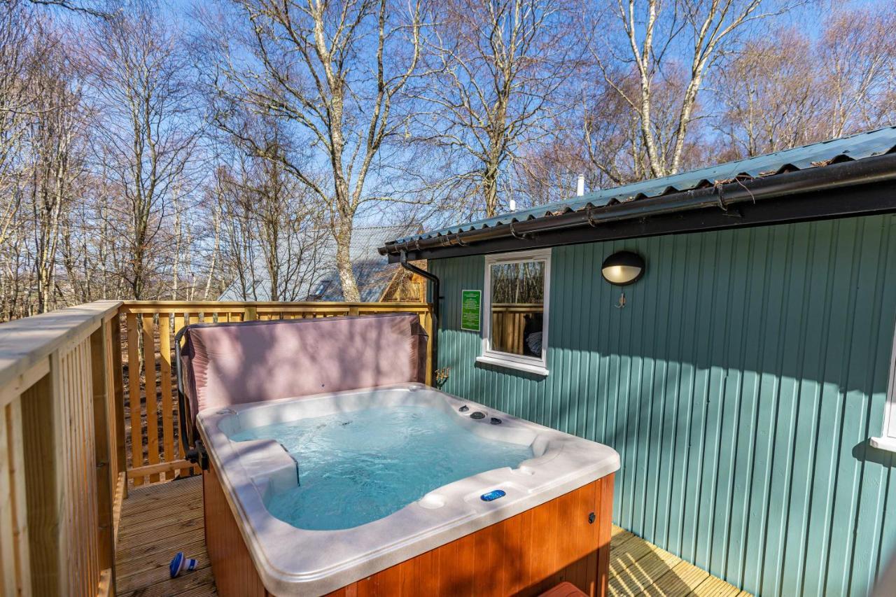 Heather Lodge 12 With Hot Tub Belladrum Exterior photo