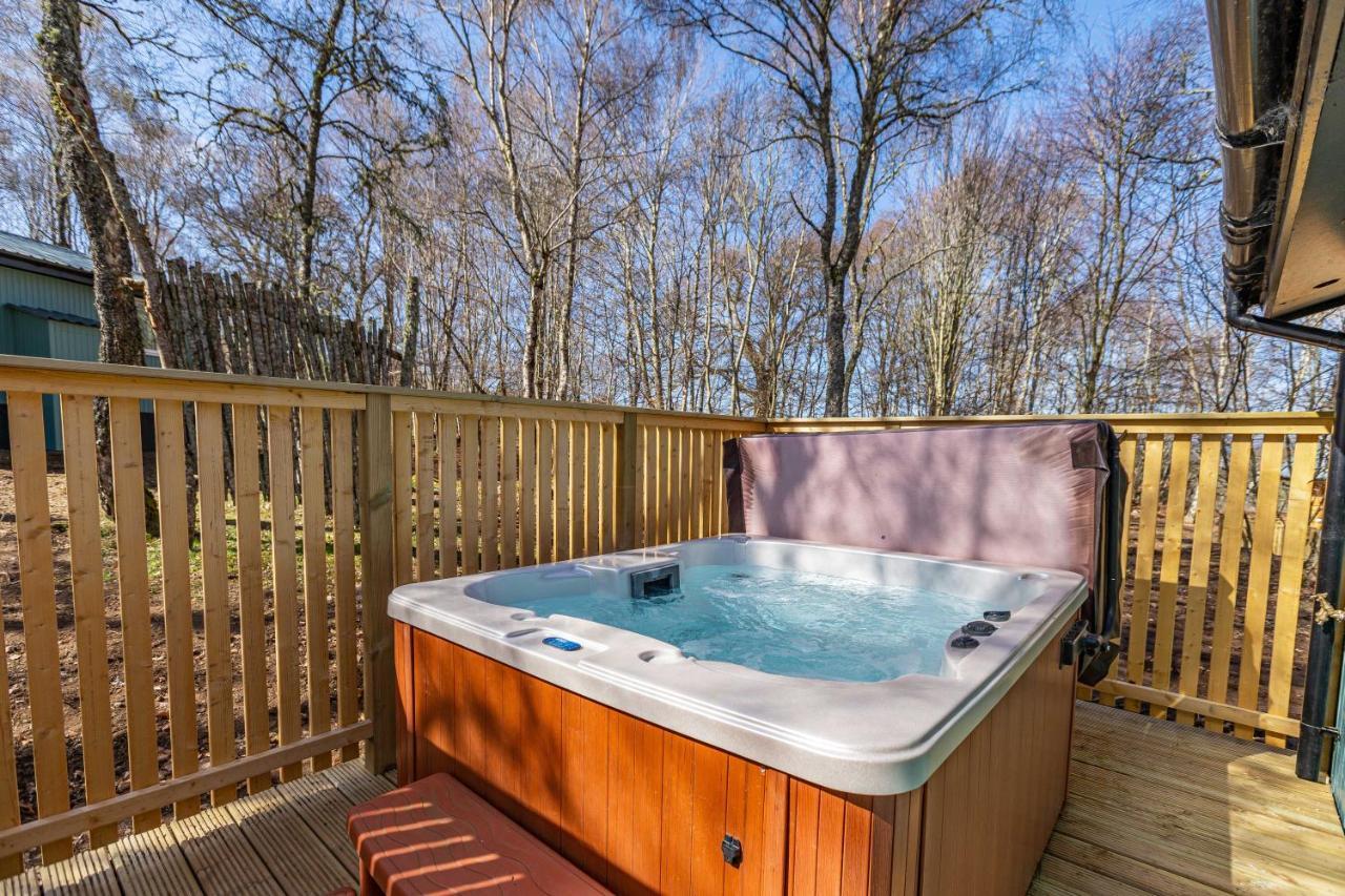 Heather Lodge 12 With Hot Tub Belladrum Exterior photo